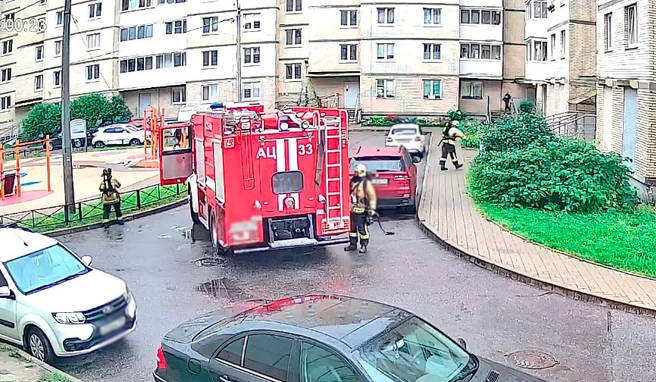 Квартира горела в восьмиэтажном доме на улице Освобождения | Источник: Транспортный КОЛЛАПС, Красное Село.