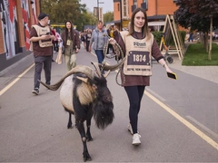 6000 человек, прогулка с живым козлом и гигантская дженга: как прошел осенний «Немарафон»