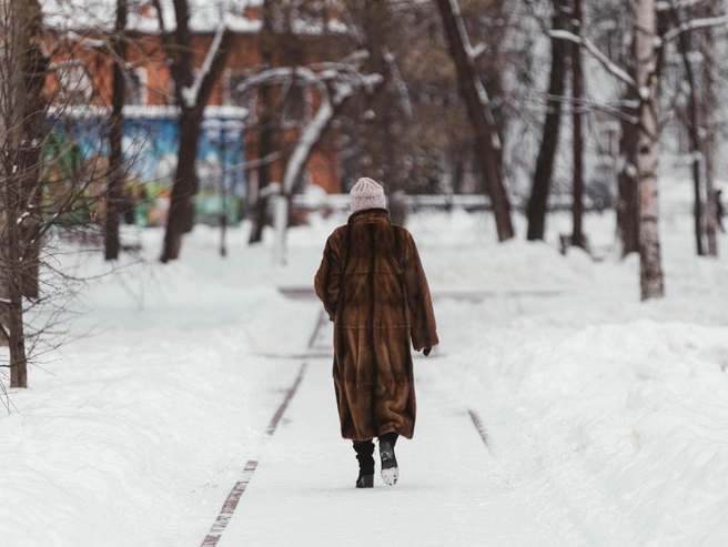 Жители достают шубы, чтобы чувствовать себя комфортно в стужу. | Источник: Артем Бауман / 76.RU