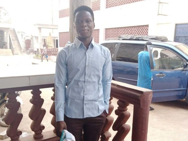 В своей группе он единственный иностранец | Источник: Арнольд Бодунрин Аффокпе