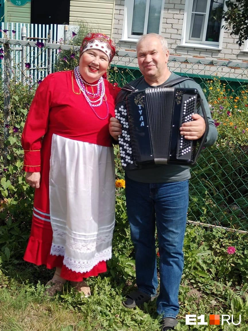 Пара занимается в местном ансамбле | Источник: Владимир и Марина Иневаткины 