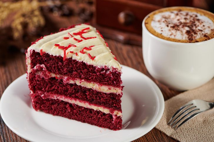 Краситель всему голова: история и рецепт торта «Красный бархат»