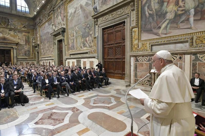 Папа римский выступал перед юристами целый час | Источник: Vatican.va