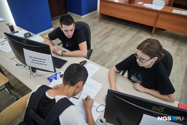 В саратовские вузы иногородние поступают чаще, чем в среднем по России | Источник: Александр Ощепков / NGS.RU