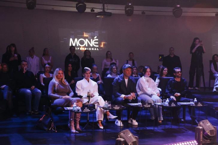 Александр Глушков, Дарья Зотова, Надежда Гербер, Ксения Катышева и Паша Павлов | Источник: Пресс-служба бренда MONÉ Professional