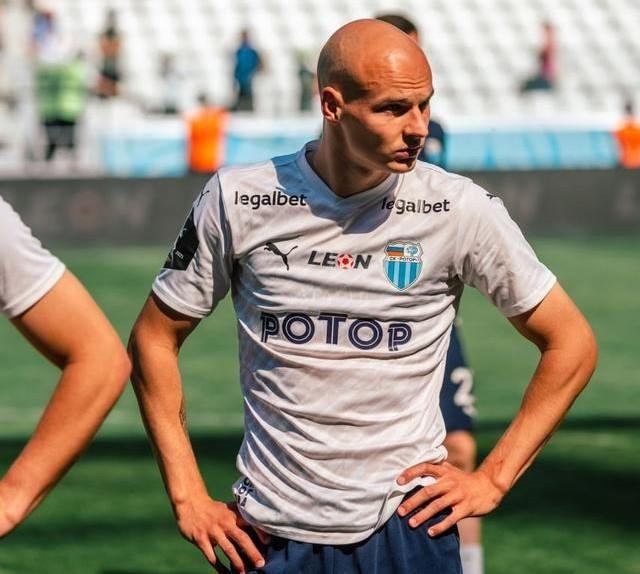 В Волгограде мечтавший играть только в «Роторе» футболист заявил о разрыве контракта с клубом