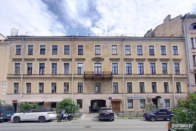 Сразу после возвращения с юга в 1848 году Николай Путилов снял скромную квартиру на Моховой улице (в доходном доме Денфера, ныне&nbsp;— Моховая улица, 12) | Источник: Михаил Огнев / «Фонтанка.ру»