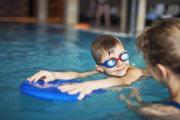 7 веских причин отдать ребенка на плавание