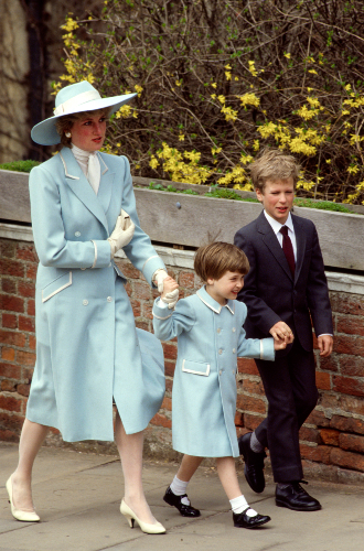 1987 годПринцесса Диана с сыном принцем Уильямом и племянником Питером Филлипсом