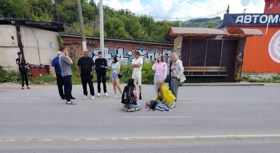 В Челябинской области пенсионер сбил молодую маму с сыном на «зебре». Мальчик умер в больнице