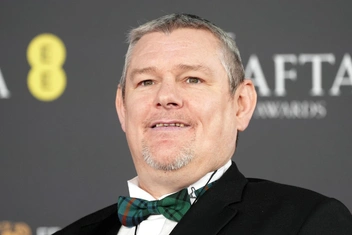 «Сажайте таких отдельно»: почему соцсети ополчились на гостя премии BAFTA с синдромом Туретта