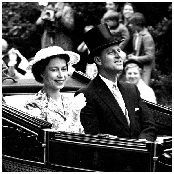 Как королевская семья поздравила Елизавету II и принца Филиппа с годовщиной свадьбы