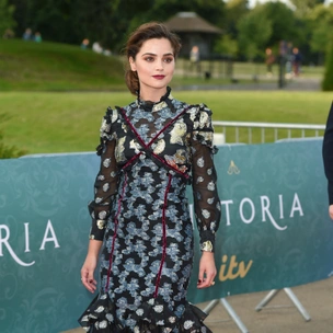 Дженни Коулман в платье Erdem на кинопремьере, Лондон