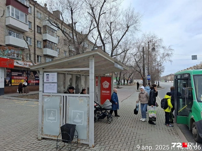 Сегодня табличку с расписанием перевесили на прежнее место | Источник: Администрация города Тюмени