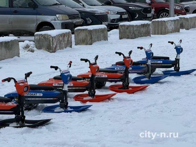 В первый день работы сервиса десятки горожан опробовали новый транспорт | Источник: www.city-n.ru