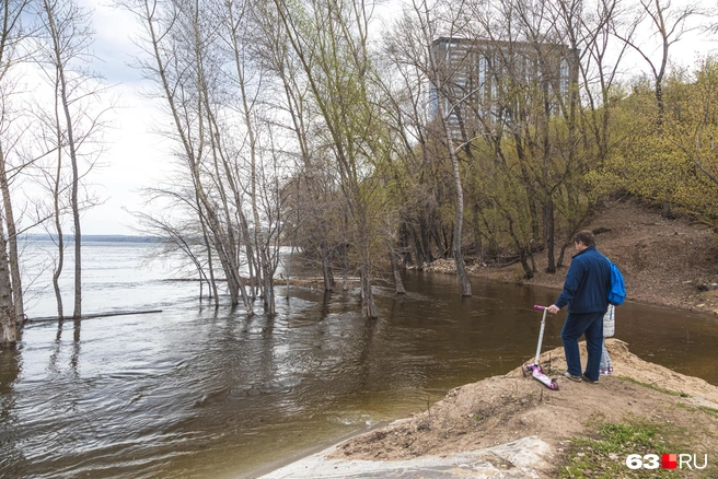 Вода в Оби пребывает | Источник: Роман Данилкин / 63.RU