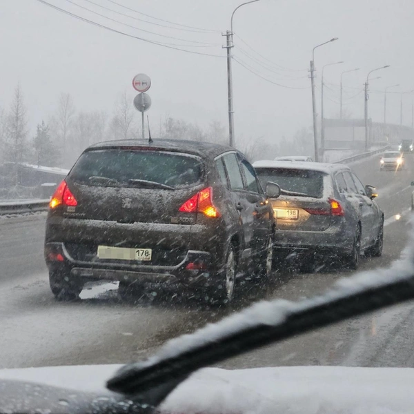 Источник: Транспортный КОЛЛАПС, Красное Село / Вконтакте