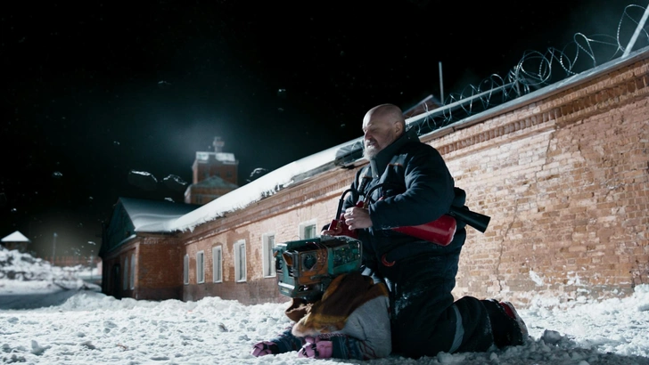 Кадр из второго сезона сериала. Здесь в здание «Венеровского централа» с помощью спецэффектов превратили одну из построек на территории усадьбы Ольгово | Источник: YouTube