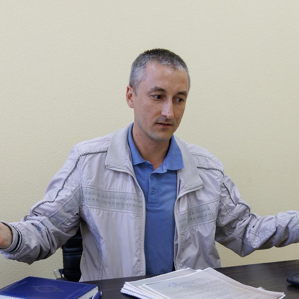 <p>Артем Яблочкин</p>