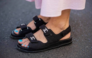 Выбирай любые: модные сандалии до 5000 рублей
