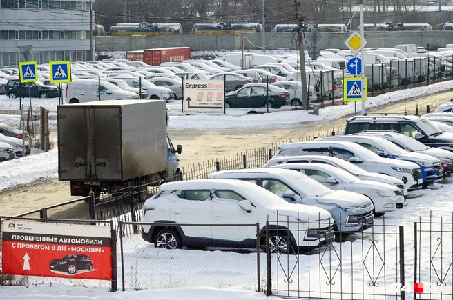 «Москвич» отчасти реабилитировался в 2024 году, но основной спрос приходится на бензиновые «трешки». Модель «Москвич-6» по-прежнему не интересует россиян | Источник: Алексей Журавлев