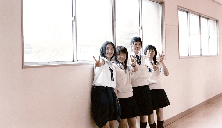 Зачем японских школьниц проверяют на наличие нижнего белья на уроках
