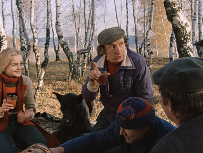 Друзья, сегодня мы проходим тест не просто так. Сегодня мы проходим тест по поводу. И повод этот весьма значительный: окончательное и бесповоротное наступление осени | Источник: кадр из фильма «Москва слезам не верит» (18+), реж. Владимир Меньшов, киностудия «Мосфильм», 1979 год