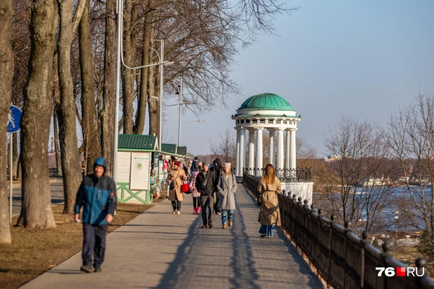 Крыша беседки снова стала белой | Источник: Кирилл Поверинов / 76.RU