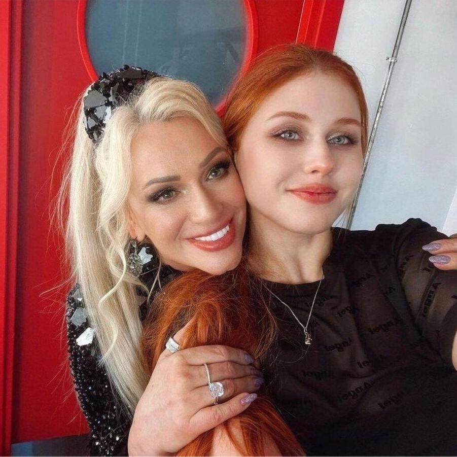 Наталия Гулькина съехала на съемную квартиру ради дочери и ее жениха: «Горда тем, что у нас такой будущий зять»