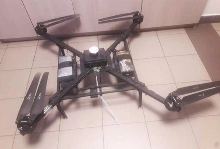 Один из множества дронов с сигаретами, перехваченных над Литвой | Источник: vsat.lrv.lt