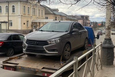 За долги арестовали LADA Vesta у тамбовчанки