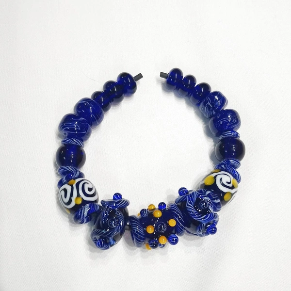 Ирландские бусы 8-9 веков | Источник: Archaic Glass | украшения из стекла | Пермь / vk.com