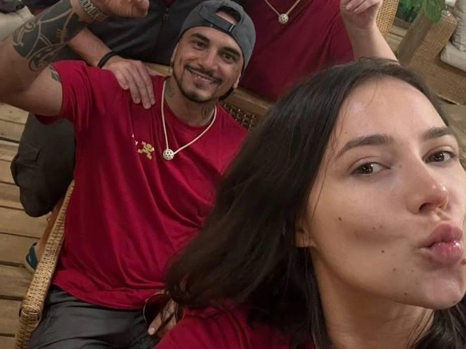 На проекте девушка замутила с женатым певцом Натаном | Источник: Lerchek теперь тут / T.me