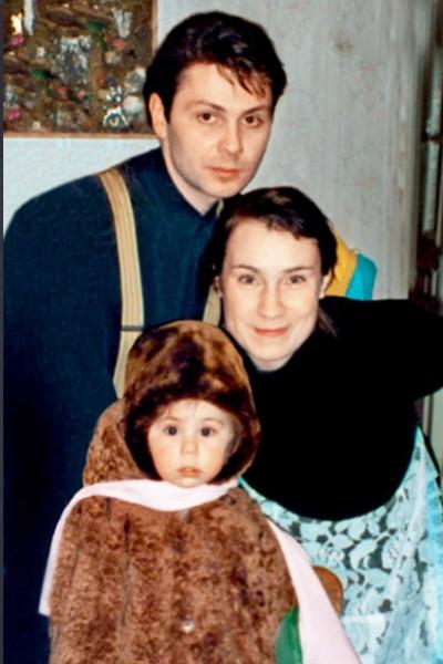 Любовник спускал с лестницы, выкрал дочь и изменял: как Ольга Тумайкина нашла личное счастье, но не стала законной женой