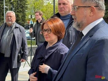 На прощание с ним пришла нынешняя глава ЦБ Эльвира Набиуллина | Источник: Эльдар Кочесоков / StarHit.ru