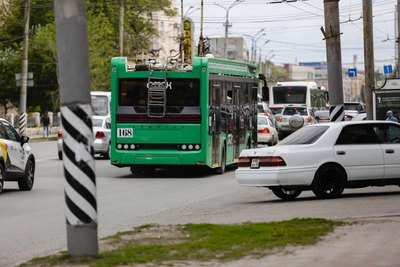 Суд взыскал 300 тысяч за травму в троллейбусе