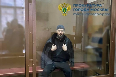 Бойца ММА арестовали за спарринг с памятником