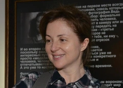 «Он слишком красив»: Анна Банщикова боится, что подписчицы влюбятся в ее мужа