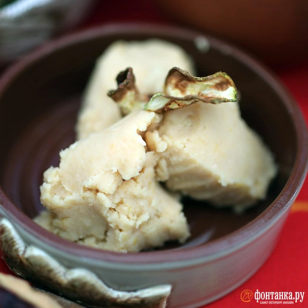 Очень наваристая, гороховая каша. Весьма неожиданный нежный сливочный вкус. | Источник: Ксения Потеева / «Фонтанка.ру»