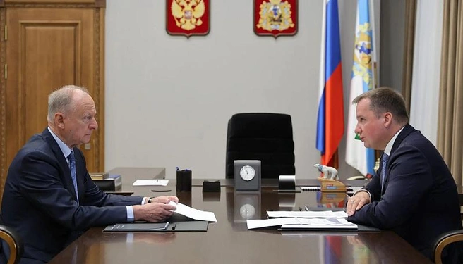 Помощник Президента России Николай Патрушев и губернатор Архангельской области Александр Цыбульский | Источник: Пресс-служба Губернатора и Правительства Архангельской области