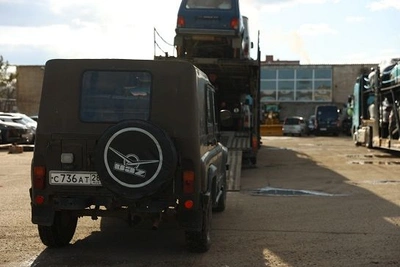 Восемь машин отправили из Приамурья в зону СВО