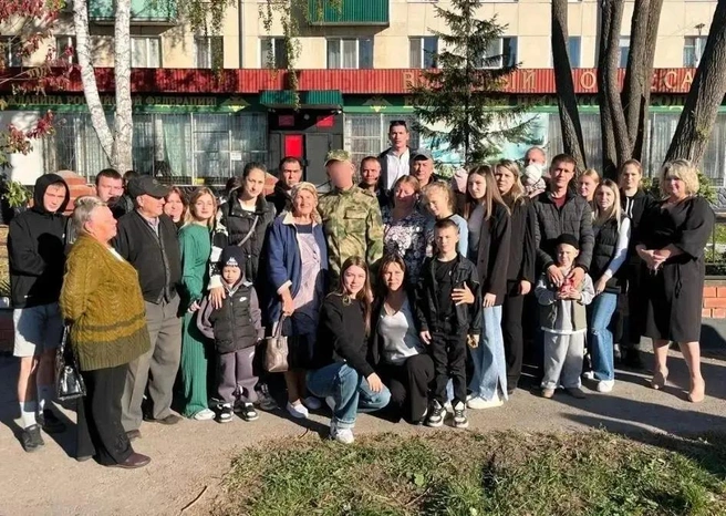 Ирина Вервельская и ее дети | Источник: Анна Карабанова / Vk.com