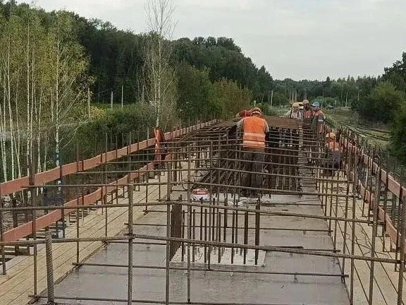 Временный мост обеспечит доступ к месту возведения русловой опоры | Источник: правительство Ярославской области