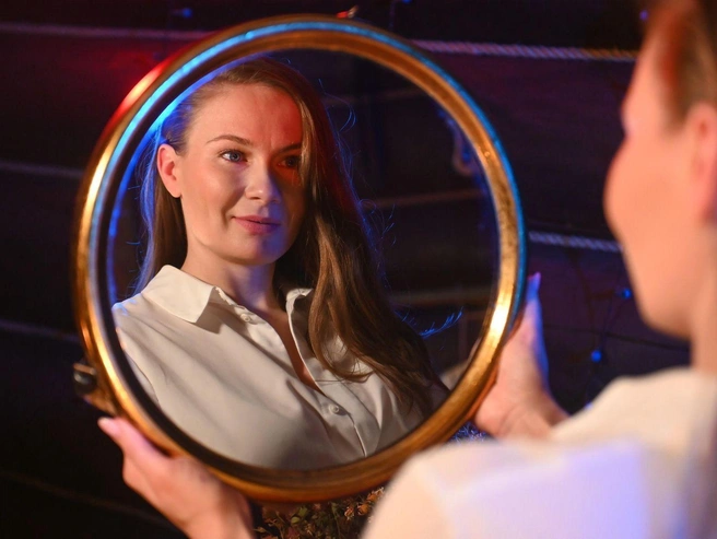 Новогодние гадания на любовь: зеркало, свеча и кольцо | Источник: Дмитрий Емельянов / E1.RU