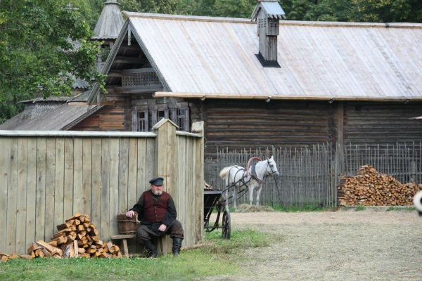 Сибирское село, в котором жил Распутин, возвели в Новгороде