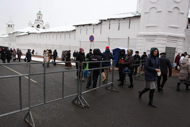Митингующих охраняла полиция | Источник: Александра Савельева