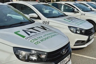 В Петербурге реже штрафуют за парковку во дворах