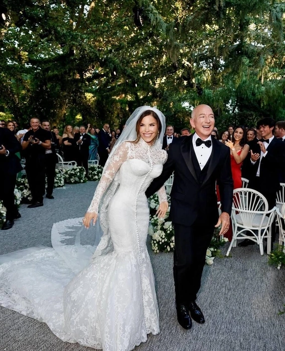 Жена миллиардера показала фото со свадьбы | Источник: Lauren Sanchez Bezos / Instagram (экстремистская организация, деятельность запрещена на территории РФ)