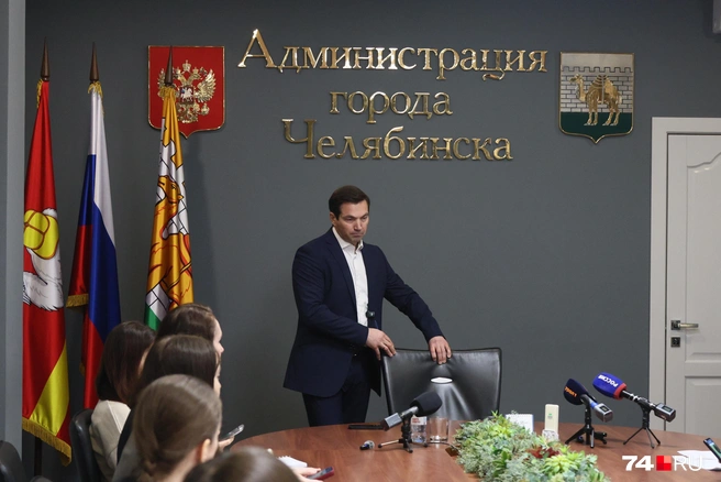 Алексей Лошкин рассказал, что живет в многоэтажке и, как все, страдает от коммунальных ЧП: онлайн-трансляция с пресс-конференции мэра  | Источник: Наталья Лапцевич 