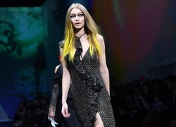 Fashion director notes: сильный ход Versace